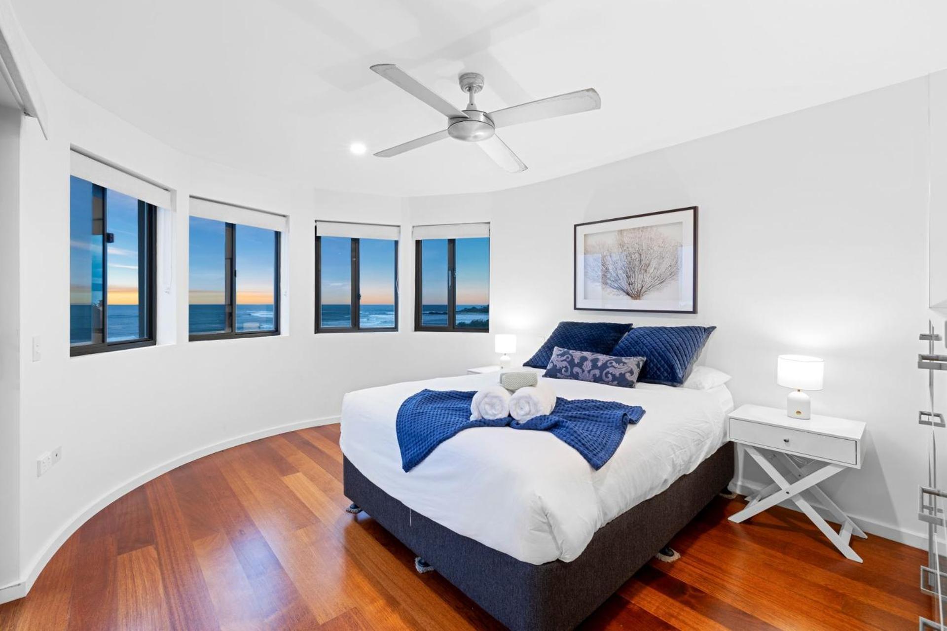 Shoreline 9 Penthouse With Ocean Views 黑斯廷斯点 外观 照片